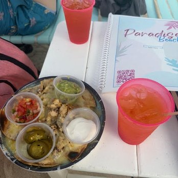 Paradise Beach - Drinks with nachos - Mexican Near Me - Cozumel, ROO