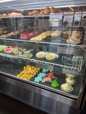 Earnest Donuts by null