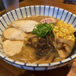 Momo Ramen & Izakaya