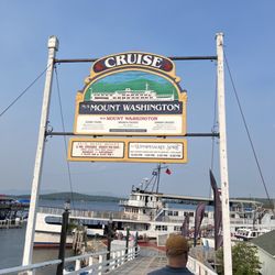Mount Washington Cruises - The entrance