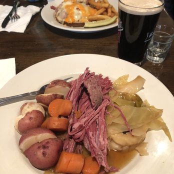 Harper's Table - Corned beef and Reuben specials served on St Patty's Day - Burgers Near Me - Annandale, New Jersey Harper's Table - Corned beef and Reuben specials served on St Patty's Day - Burgers Near Me - Annandale, New Jersey