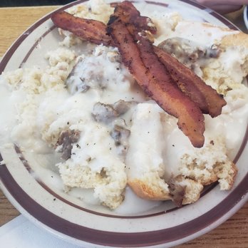 Telwink Grill - Bisquit, sausage n gravey is another favorite with side of bacon. - American Near Me - Houston, Texas