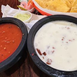 Salsa & Choriqueso Salsa & Choriqueso