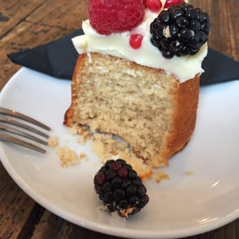 The CoffeeWorks Project - After a bite, the Victorian sponge cake turns out to be succulent ! - Coffee & Tea Near Me - London, XGL