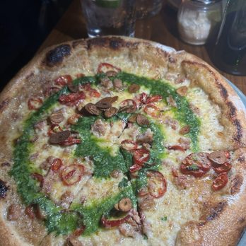 Basso - Garlic chicken pizza - Bars Near Me - Saint Louis, Missouri Basso - Garlic chicken pizza - Bars Near Me - Saint Louis, Missouri