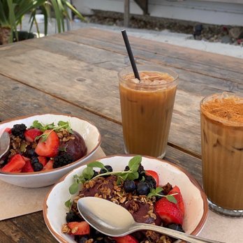 Blueys Kitchen - Acai bowl, 12oz Latte...., 12oz Horchata Latte.... - Cafes Near Me - Santa Monica, California