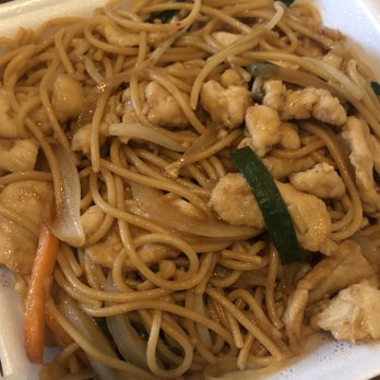 Lucky Wok - 108. Chicken Lo Mein - Chinese Near Me - Albuquerque, New Mexico