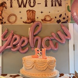 10" Pastel pink cake with vintage piping 10" Pastel pink cake with vintage piping