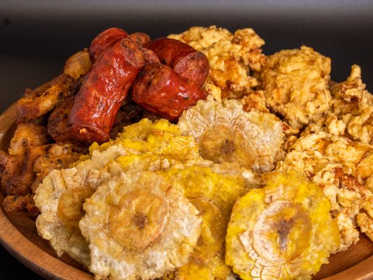 HOUSE OF ANTOJITOS by null