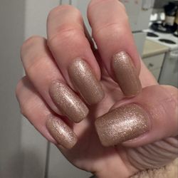 Essence Nails & Spa - Nail fill