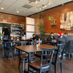 Mely's Cafe - Love how clean and well decorated it is