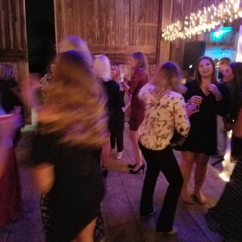 Brauer Barn - Play that funky music! - Wedding Planning Near Me - Winnebago, Illinois