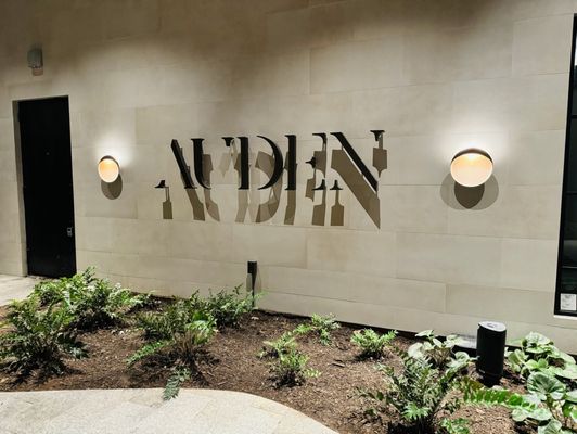 Auden by null