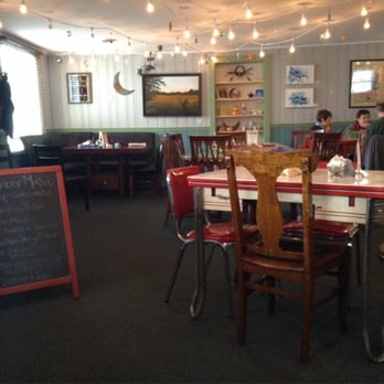 MoonShadow - Neat table in the corner. - New American Near Me - Mchenry, Maryland