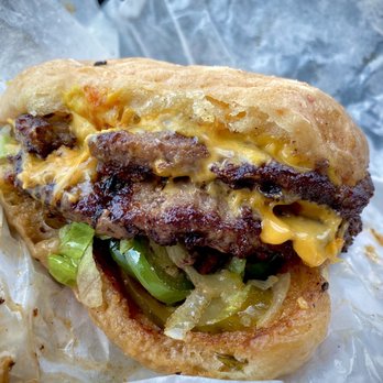Burger Bar - Double Cheeseburger, grilled mushrooms, jalapeño, pickles, & lettuce. - Fast Food Near Me - Cleburne, Texas