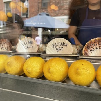 Neptune Oyster - Oysters - Seafood Near Me - Boston, Massachusetts Neptune Oyster - Oysters - Seafood Near Me - Boston, Massachusetts