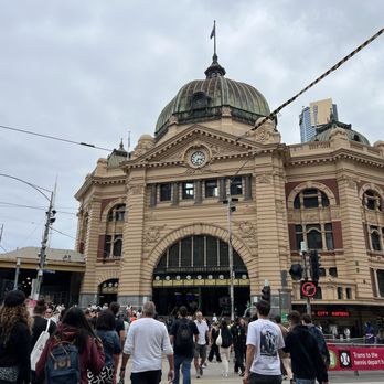 Flinders Street Railway Station/Flinders St - Meet under the clock - Train Stations Near Me - Melbourne, VIC