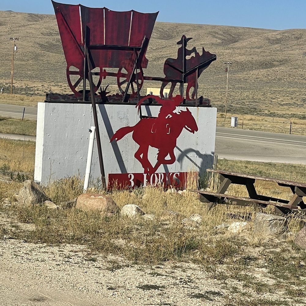 3 Forks Gas station - 3 Forks sign near the main highway - Gas Stations Near Me - Alcova, Wyoming 3 Forks Gas station - 3 Forks sign near the main highway - Gas Stations Near Me - Alcova, Wyoming
