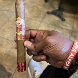 Top Shelf Cigar & Tobacco Shoppe