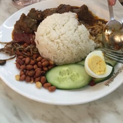 Pappa Rich - Nasi lemak with slow cooked beef rendang