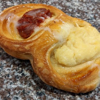 Migaplaya - MigaPlaya 05/30/21: Pan Dulce with Custard and Guava - Breakfast & Brunch Near Me - Playa del Carmen, ROO Migaplaya - MigaPlaya 05/30/21: Pan Dulce with Custard and Guava - Breakfast & Brunch Near Me - Playa del Carmen, ROO