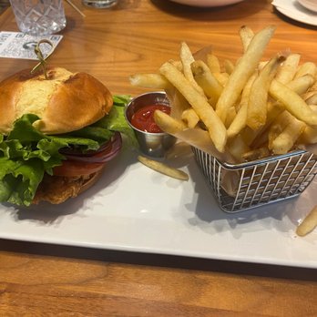 Centennial Café - Chicken sandwich - Cafes Near Me - Dallas, Texas
