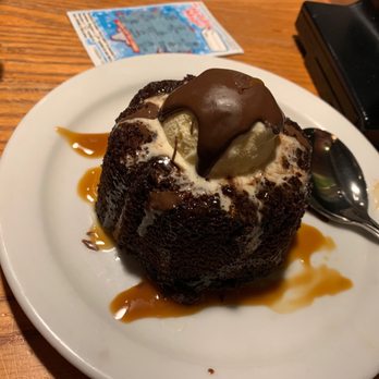 Chili's - Mini molten chocolate cake! - Bars Near Me - Sacramento, California Chili's - Mini molten chocolate cake! - Bars Near Me - Sacramento, California