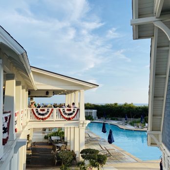 WaterSound Beach Club - Restaurant Bar - Resorts Near Me - Watersound, Florida