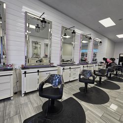 The Colour Parlor - Salon interior