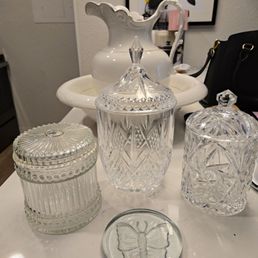 Fab finds at Mostly Mutts
