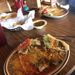 The Old Road Combo plate & Chile Rellanos