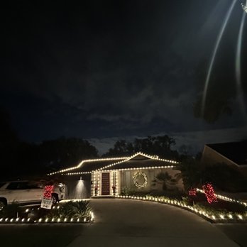 Redeemer Christmas Lights - Holiday Decorating Services Near Me Redeemer Christmas Lights - Holiday Decorating Services Near Me
