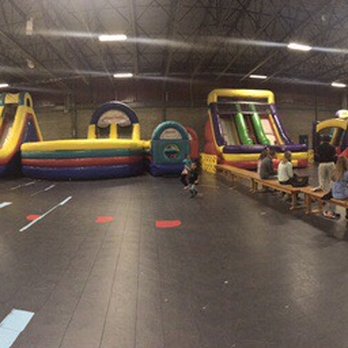 bounce No.413 2018年4月号 fhana 般若 EMPiRE ADVENTURE ZONE - CLOSED - Updated December 2025 - 18 Photos - 3 W