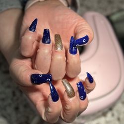 Vivi Nails