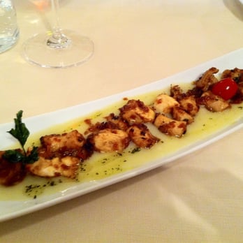 Trattoria da Gemma - Polipo arrostito con pomodori secchi, su crema di patate - Italian Near Me - Amalfi, SA Trattoria da Gemma - Polipo arrostito con pomodori secchi, su crema di patate - Italian Near Me - Amalfi, SA