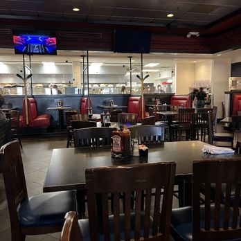 Lester's - Dining area - Burgers Near Me - St. Louis, Missouri
