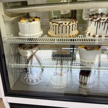 Cillie's Cakes - Cillie's display case - Bakeries Near Me - Stafford, Texas Cillie's Cakes - Cillie's display case - Bakeries Near Me - Stafford, Texas