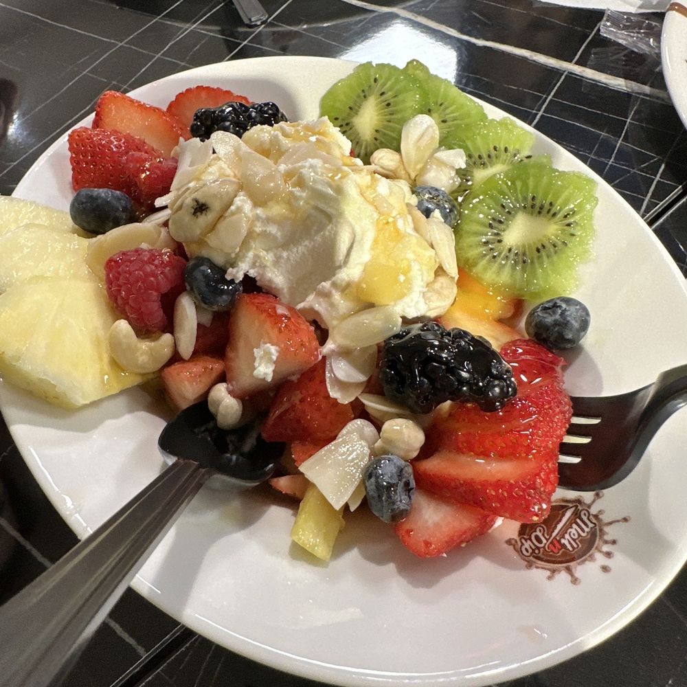 Melt n Dip - Fruit Salad (52) - Ice Cream & Frozen Yogurt Near Me - Aurora, Illinois