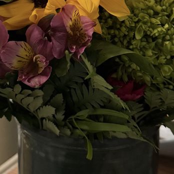 Chalifour's Flowers - Spring Mix - Florists Near Me - Manchester, New Hampshire