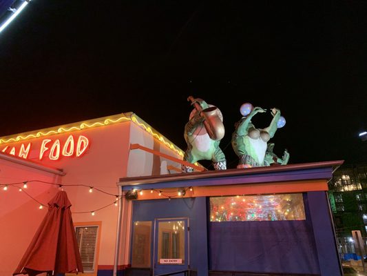Chuy's by null