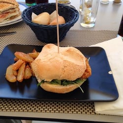 Illa D'or - Sandwich Pescado around €11