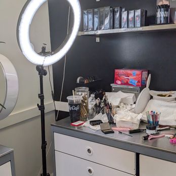 Bee Waxed Cosmetics - Makeup Artists Near Me - Pontiac, Michigan Bee Waxed Cosmetics - Makeup Artists Near Me - Pontiac, Michigan