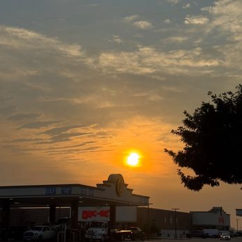 Buc-ee's - Good Morning Bu-cee's 6.19.25 - Gas Stations Near Me - Waller, Texas