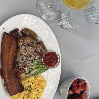Maple & Ash - Steakhouses Near Me - Chicago, Illinois