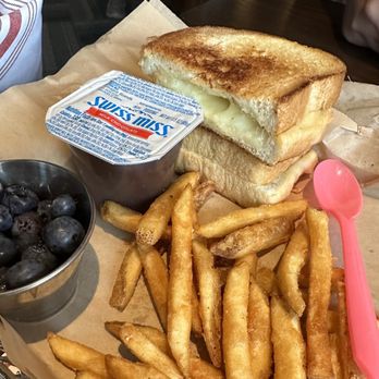 Red Heat Tavern - Kids meal: Kids Grilled Cheese, fruit cup, pudding cup, & fries - American Near Me - Milford, Massachusetts