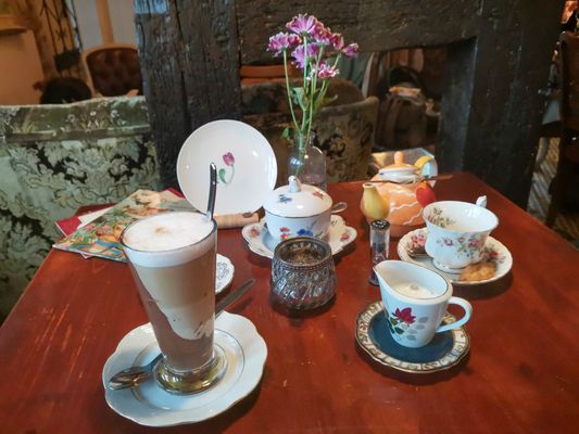 Daisys Tearoom and Garden by null