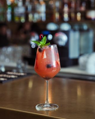Bar Reyna by null