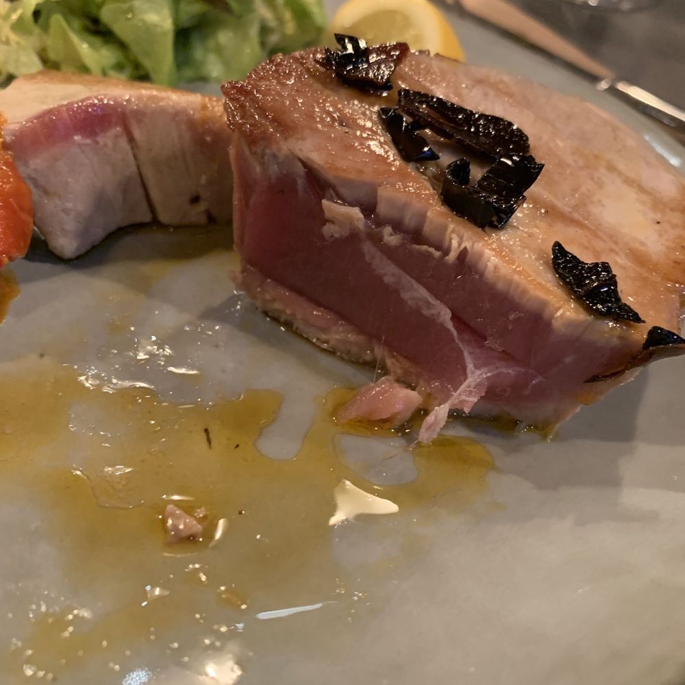 La Table d'Aligre - That tuna up close - French Near Me - Paris, 75