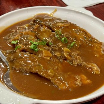 Shanghai Zhen Gongfu - Braised Buffalo Fish Belly w. Brown Sauce - Shanghainese Near Me - Elmhurst, New York Shanghai Zhen Gongfu - Braised Buffalo Fish Belly w. Brown Sauce - Shanghainese Near Me - Elmhurst, New York