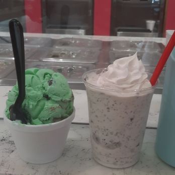 The Big Scoop - A small mint moose tracks and a brownie twister. - Ice Cream & Frozen Yogurt Near Me - Williamsburg, Virginia